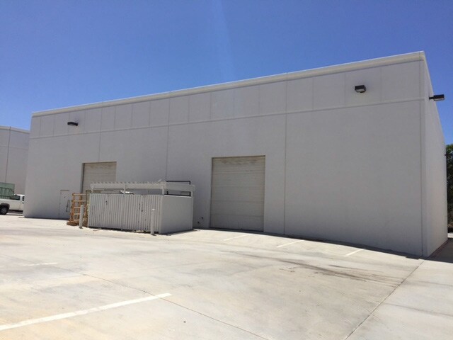 More Photos Of 3913 Oceanic Dr, Oceanside Light Manufacturing For Lease