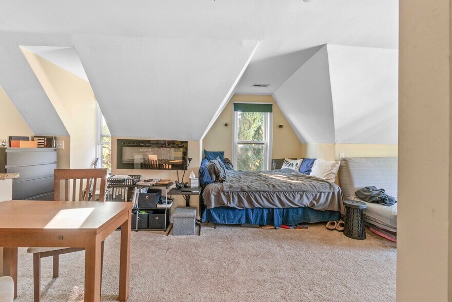 More Photos Of 5011 Roland Ave, Baltimore Apartments For Sale