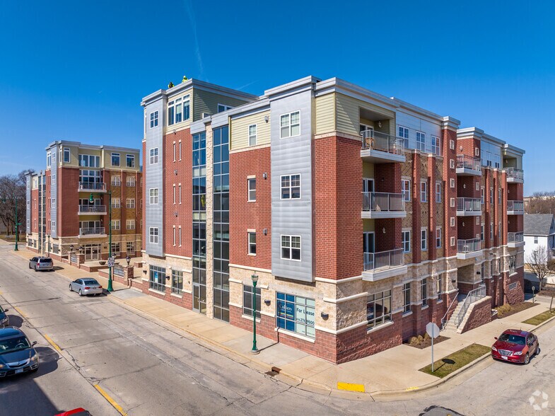 Primary Photo Of 6330-6350 W Greenfield Ave, West Allis Apartments For Sale