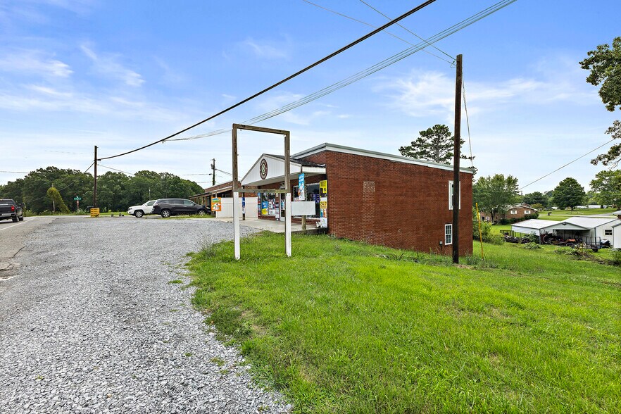 More Photos Of 6279 Blue Springs Pky, Mosheim Freestanding For Sale