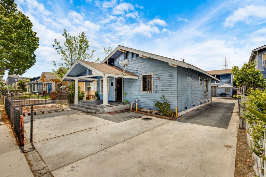 Primary Photo Of 1081 Cherry Ave, Long Beach Multifamily For Sale