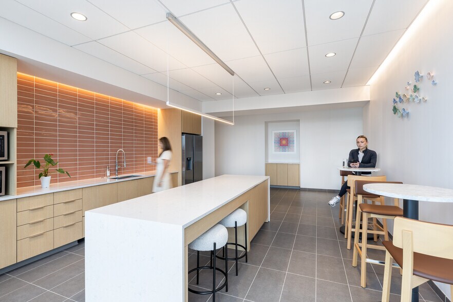 More Photos Of 3901 N Fairfax Dr, Arlington Office For Lease