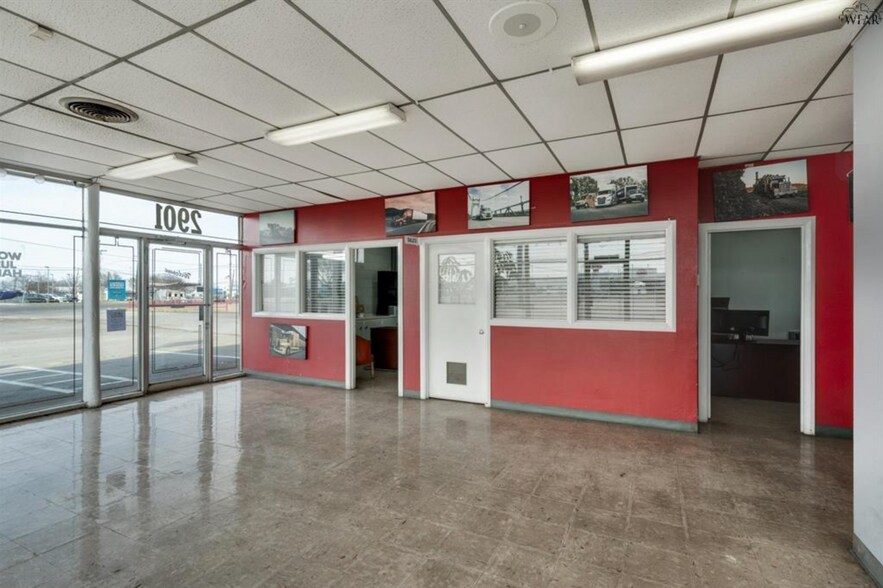 More Photos Of 2901 Jacksboro Hwy, Wichita Falls Office For Sale