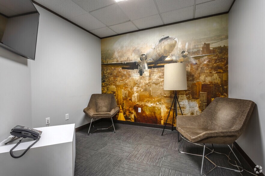 More Photos Of 8866 Gulf Fwy, Houston Unknown For Lease