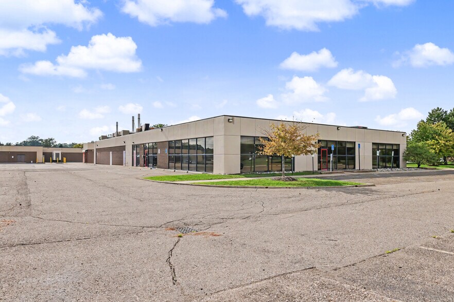 More Photos Of 15201 Mercantile Dr, Dearborn Light Manufacturing For Sale