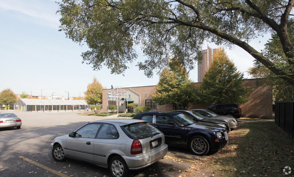 More Photos Of 1301 E 47th St, Chicago Health Club For Lease