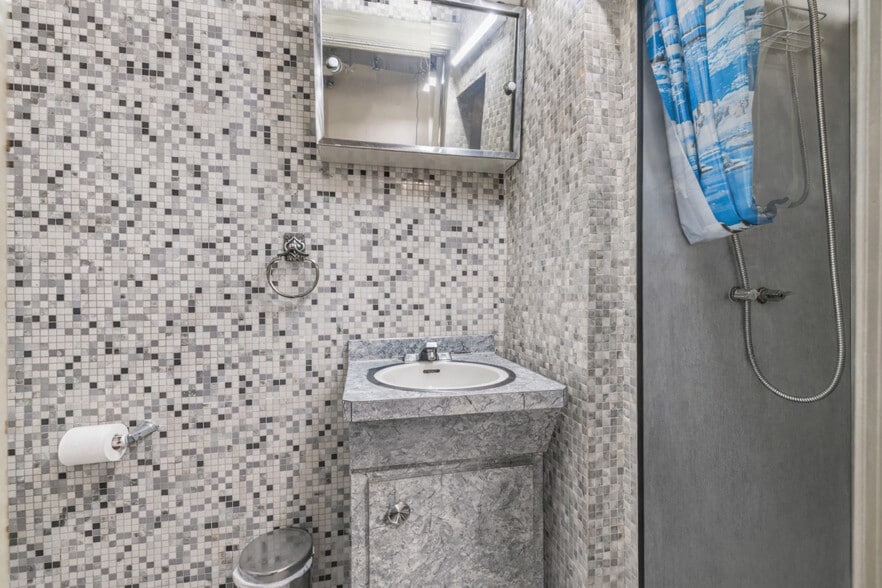 More Photos Of 1840 21st Dr, Astoria Apartments For Sale