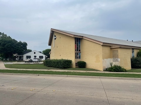 More Photos Of 2108 McKinley Ave, Fort Worth Religious Facility For Sale