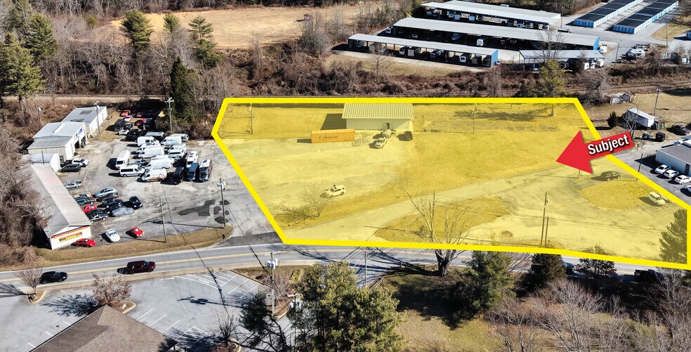 More Photos Of 802 S Grove St, Hendersonville Flex For Sale