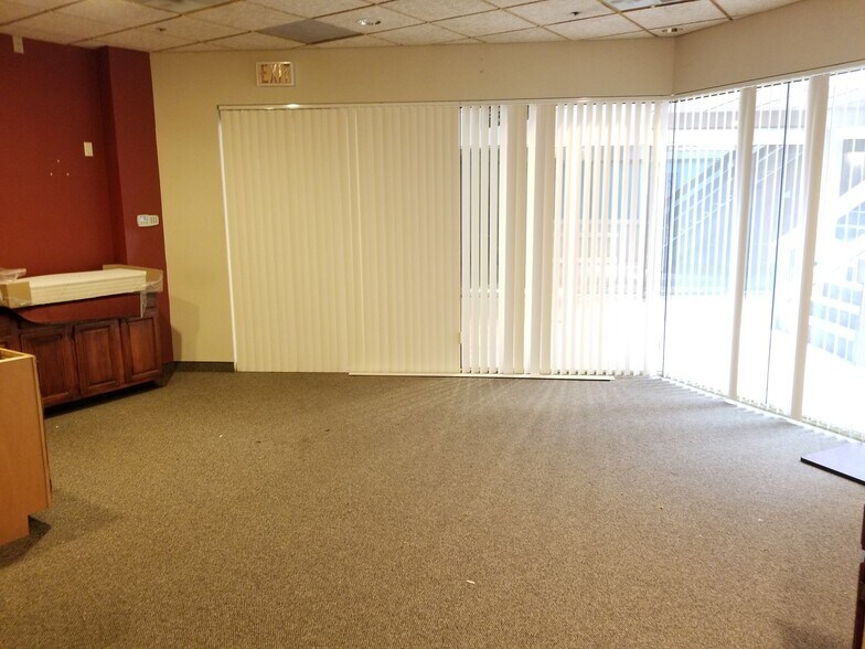 More Photos Of 574 Washington St, Easton Freestanding For Lease