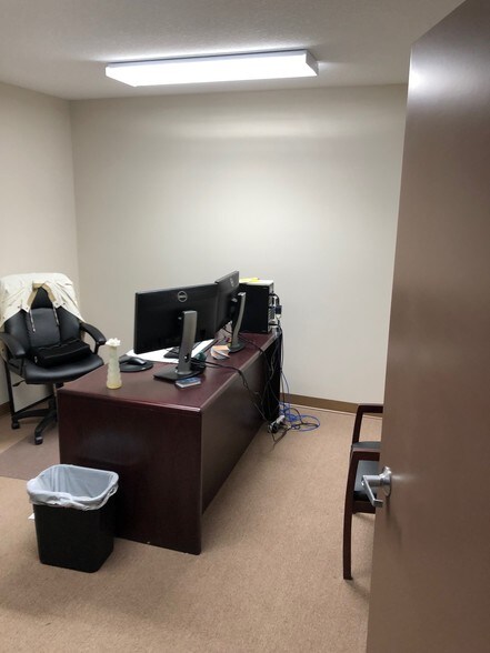 More Photos Of 506-508 Houston Ave NW, Live Oak Office For Sale