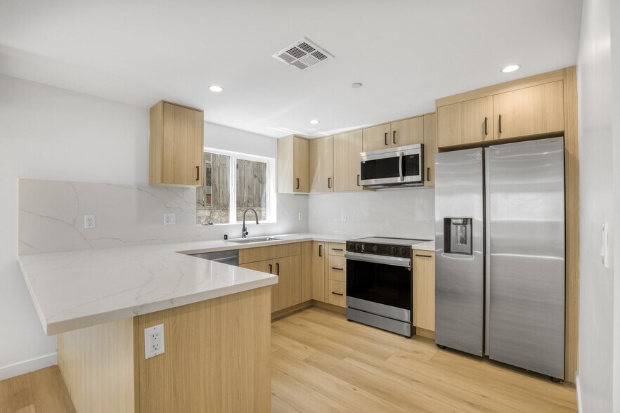 More Photos Of 10828 Hesby St, North Hollywood Apartments For Sale