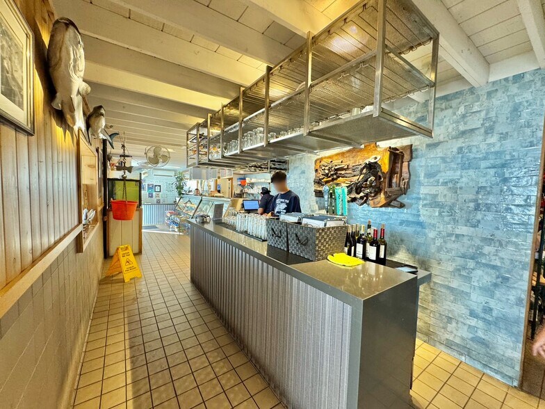 More Photos Of 4257 Austin Blvd, Island Park General Retail For Sale