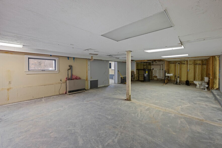 More Photos Of 122 Main St, Charlestown Restaurant For Sale