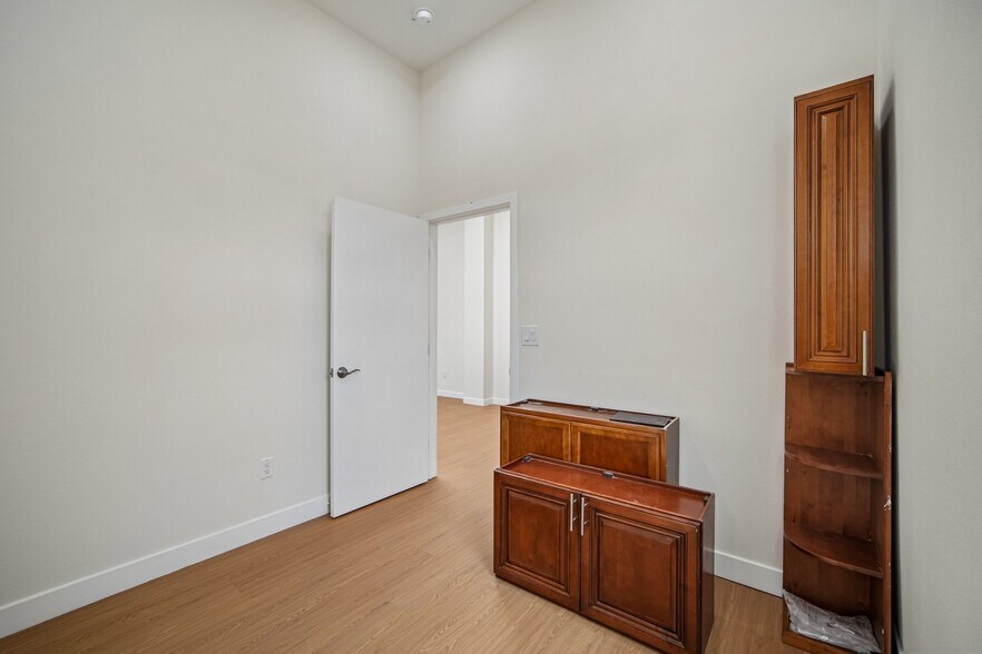More Photos Of 1844-1848 Atlantic Ave, Long Beach Storefront Retail Residential For Sale