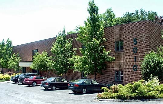 Primary Photo Of 5010 E Trindle Rd, Mechanicsburg Medical For Lease