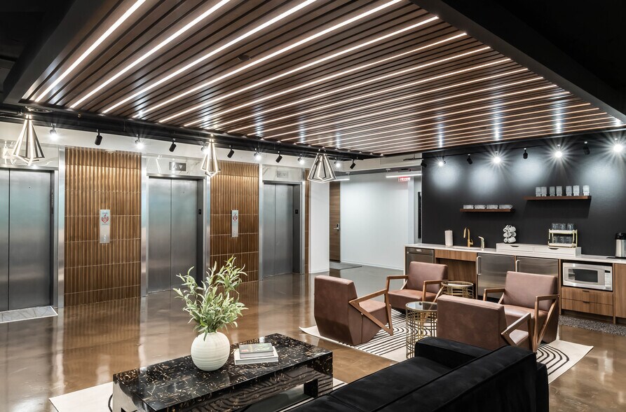 More Photos Of 3379 Peachtree Rd NE, Atlanta Coworking Space