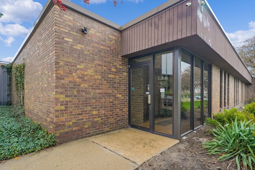 More Photos Of 4130 44th St SE, Grand Rapids Office For Sale