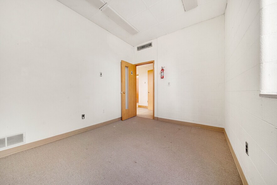 More Photos Of 19711 Greenfield Rd, Detroit Religious Facility For Sale