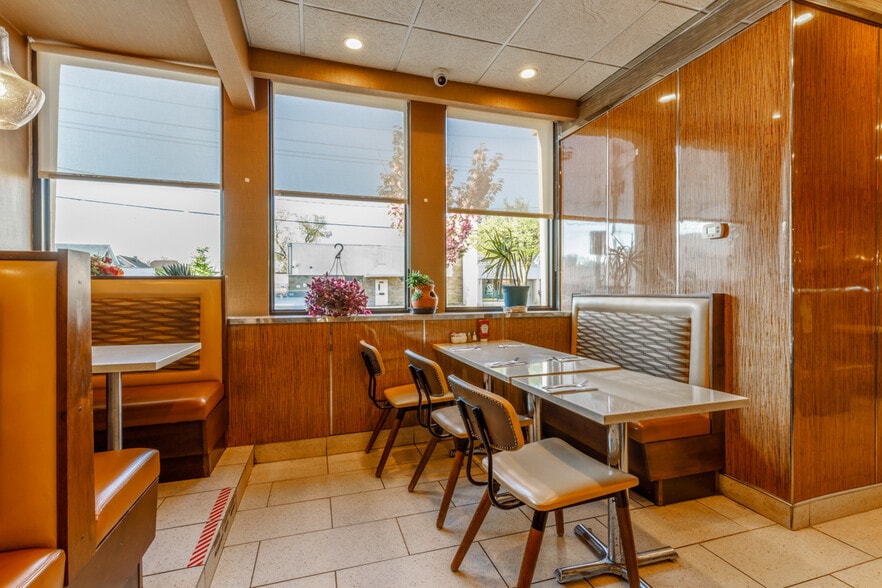 More Photos Of 245 Merrick Rd, Lynbrook Restaurant For Sale
