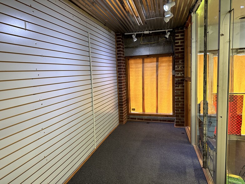 More Photos Of 508 S Broadway, Baltimore Storefront Retail Office For Sale