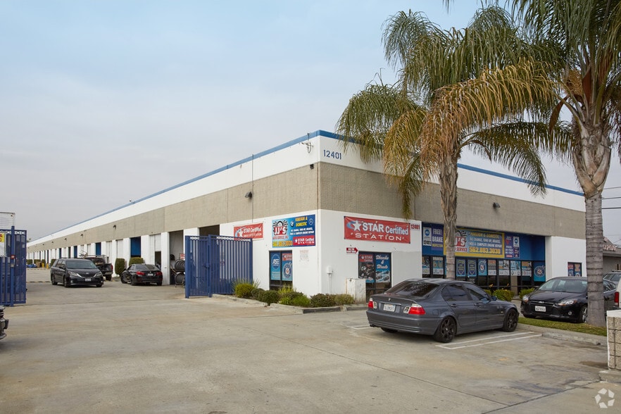 More Photos Of 12401 Woodruff Ave, Downey Warehouse For Lease