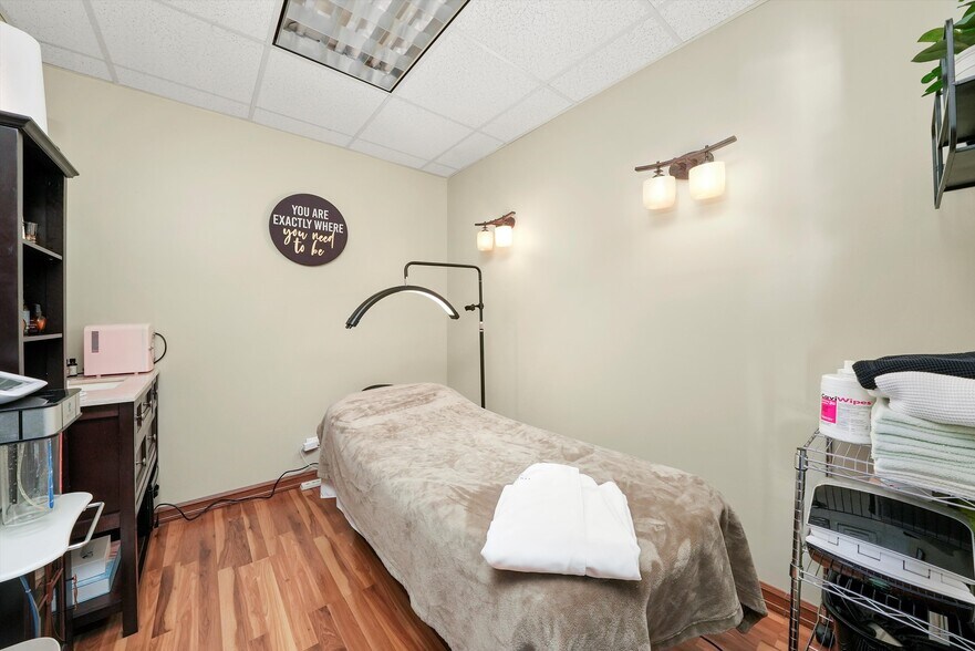 More Photos Of 3322 Ridge Rd, Lansing Storefront For Lease