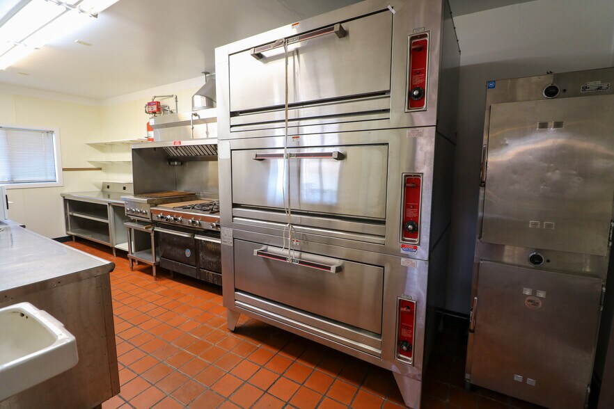 More Photos Of 1455 Oregon, Bandon Restaurant For Sale