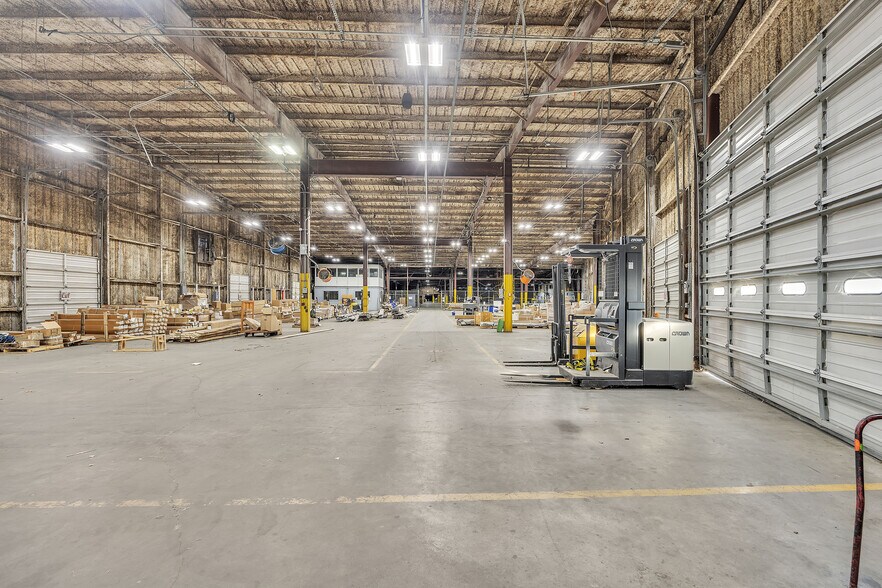 More Photos Of 4242 Baldwin Blvd, Corpus Christi Manufacturing For Sale