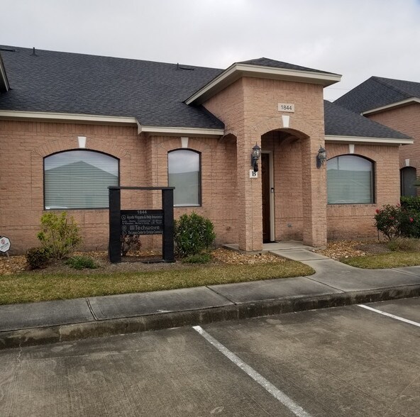 More Photos Of 1844 Snake River Rd, Katy Office Residential For Lease