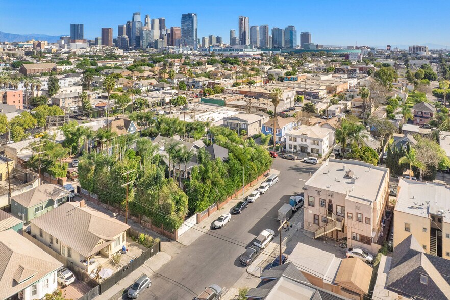 More Photos Of 1304 W 17th St, Los Angeles Multifamily For Sale