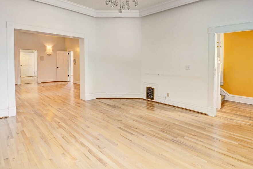 More Photos Of 741 Pearl St, Boulder Office For Lease