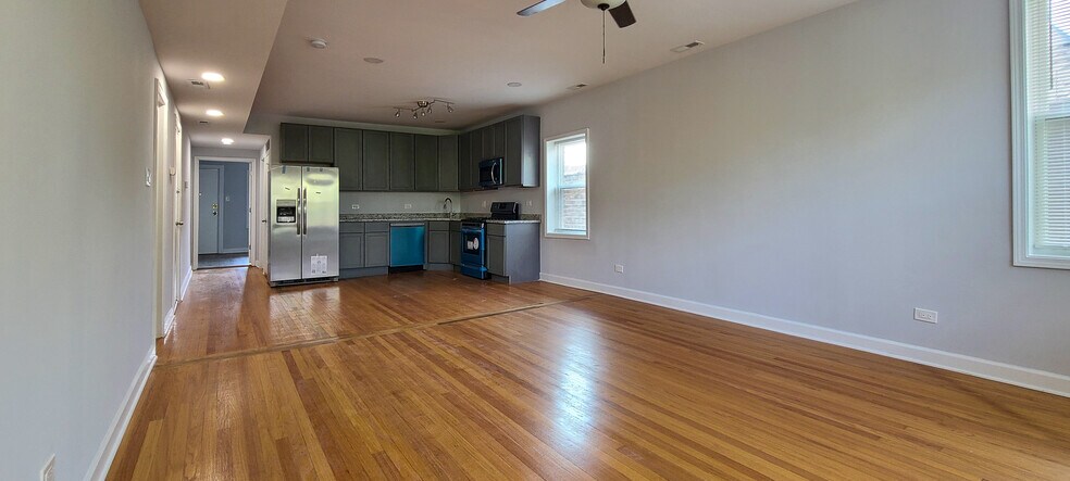 More Photos Of 619 E Groveland Park, Chicago Apartments For Sale