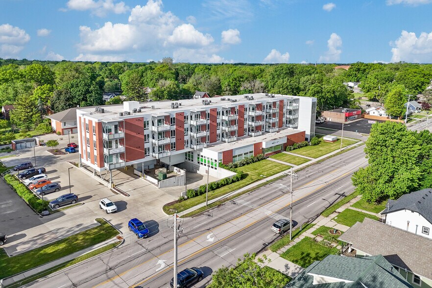 Primary Photo Of 4326 Hickman Rd, Des Moines Apartments For Sale