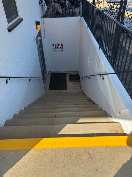 More Photos Of 1751-1757 Smizer Station Rd, Fenton Office Residential For Lease