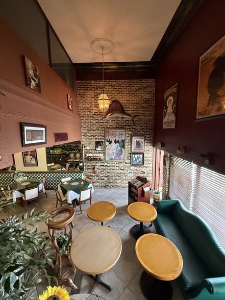 More Photos Of 1902 Harrison St, Hollywood Restaurant For Lease