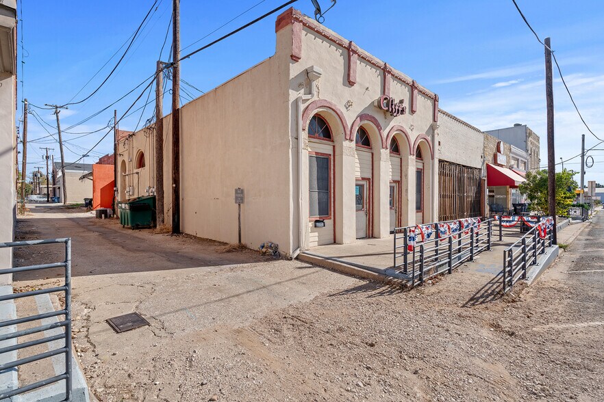 Primary Photo Of 218 N Main St, Rockdale Storefront For Sale
