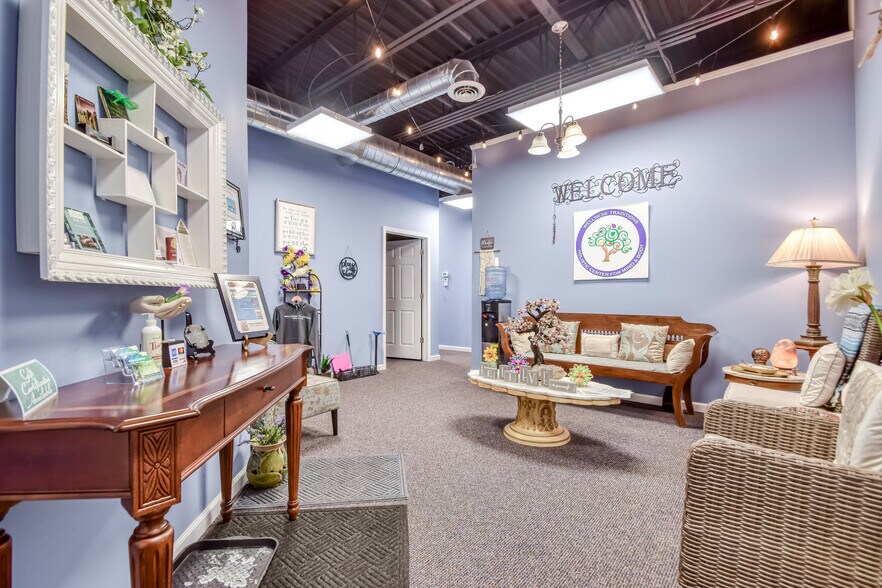 More Photos Of 1366 E 346th St, Eastlake Restaurant For Sale