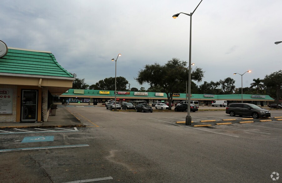 More Photos Of 6700-6726 Hanley Rd, Tampa Storefront For Lease