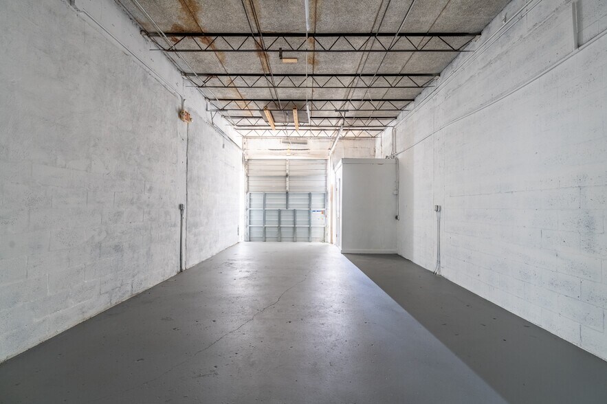 More Photos Of 3507-3530 NW 10th Ave, Oakland Park Warehouse For Lease