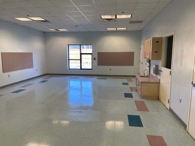 More Photos Of 6701 Crestwood Blvd, Birmingham Daycare Center For Sale