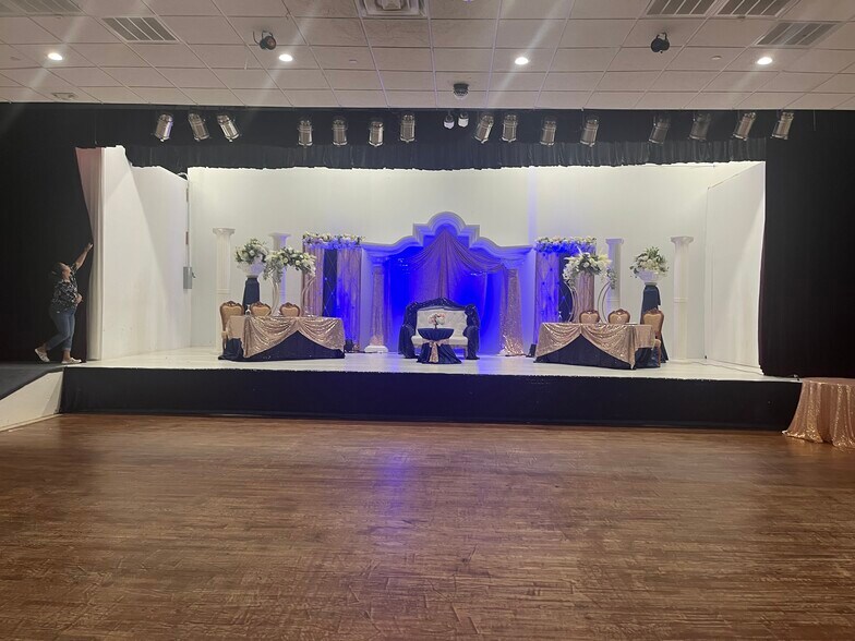 More Photos Of 15102-15160 Bellaire Blvd, Houston Storefront For Lease