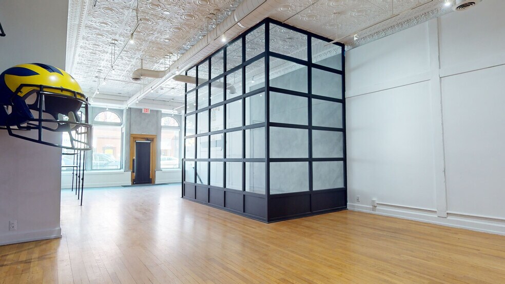 More Photos Of 304-306 S State St, Ann Arbor Storefront Retail Office For Lease