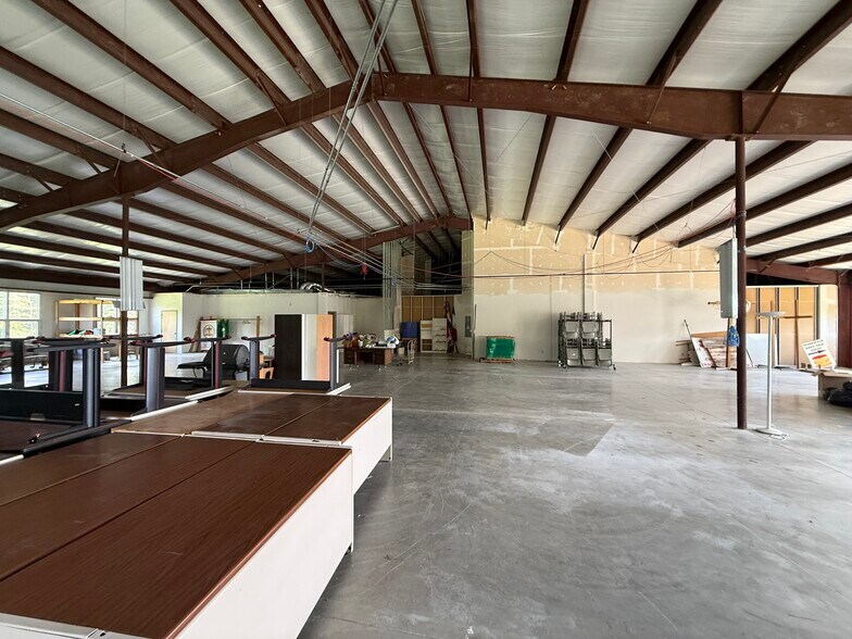 More Photos Of 810 Soldiers Way, Evansville Schools For Sale