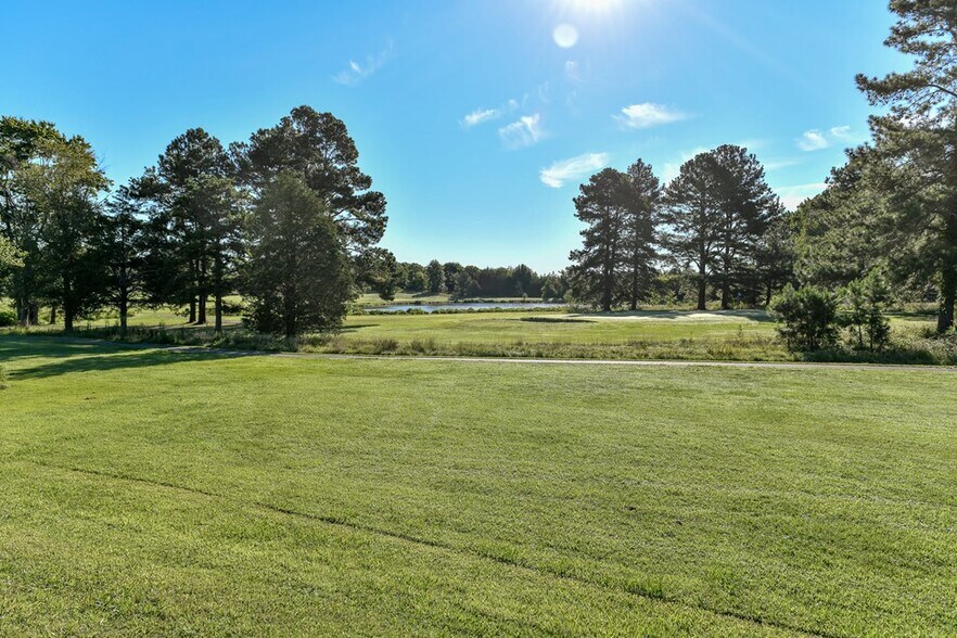 More Photos Of 36 Wedgewood Dr, Farmville Golf Course Driving Range For Sale
