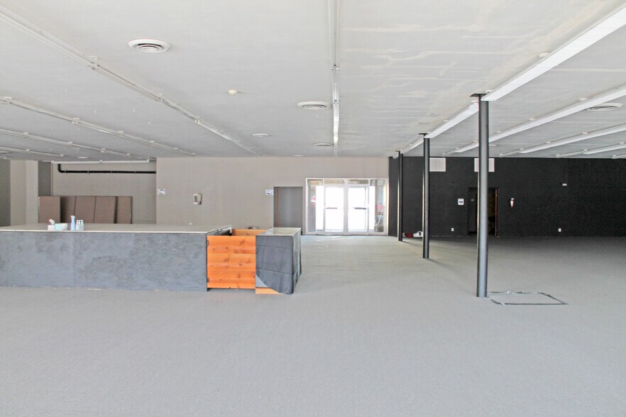 More Photos Of 178 SW 5th St, Madras Storefront Retail Office For Lease