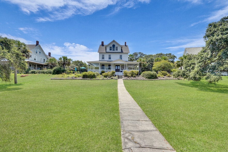 More Photos Of 21 Officers Row, Tybee Island Hospitality For Sale