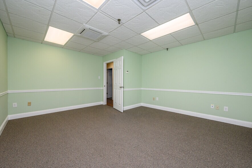 More Photos Of 727 Raritan Rd, Clark Loft Creative Space For Lease