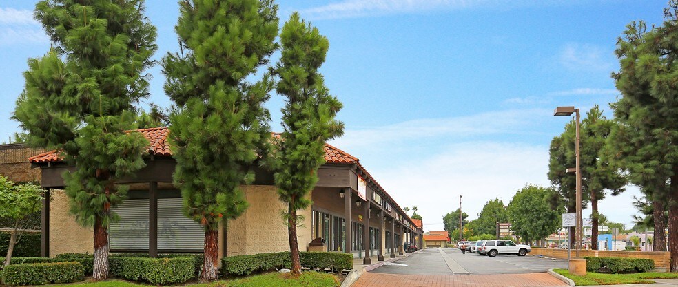 More Photos Of 14001-14005 Ramona Blvd, Baldwin Park Storefront For Lease