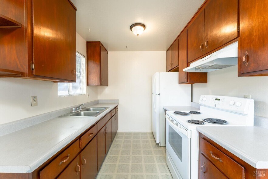 More Photos Of 649 Leslie St, Ukiah Apartments For Sale
